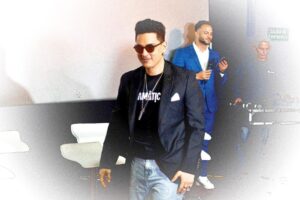 Víctor Drija Instagram - ¡NO LO HABÍAMOS VISTO!
•
nos convocaron a la rueda de prensa de #Dramáticas y tuvimos la oportunidad de ver el primer capítulo por PRIMERA VEZ
•
sentí esa emoción de no saber qué iba a ver, cómo lo iba a interpretar los grandes periodistas que teníamos a nuestras espaldas
•
no diré nada de los resultados, ni de lo que vi: sólo que estoy ansioso que ya la puedan disfrutar todos ustedes
•
feliz de ser parte de los regresos de los DRAMÁTICOS