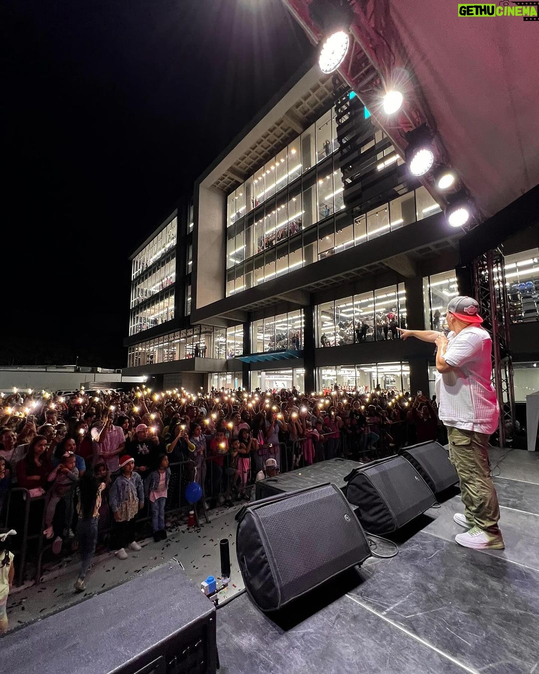 Víctor Drija Instagram - miren quién vino a verme en el concierto de hoy (última foto)