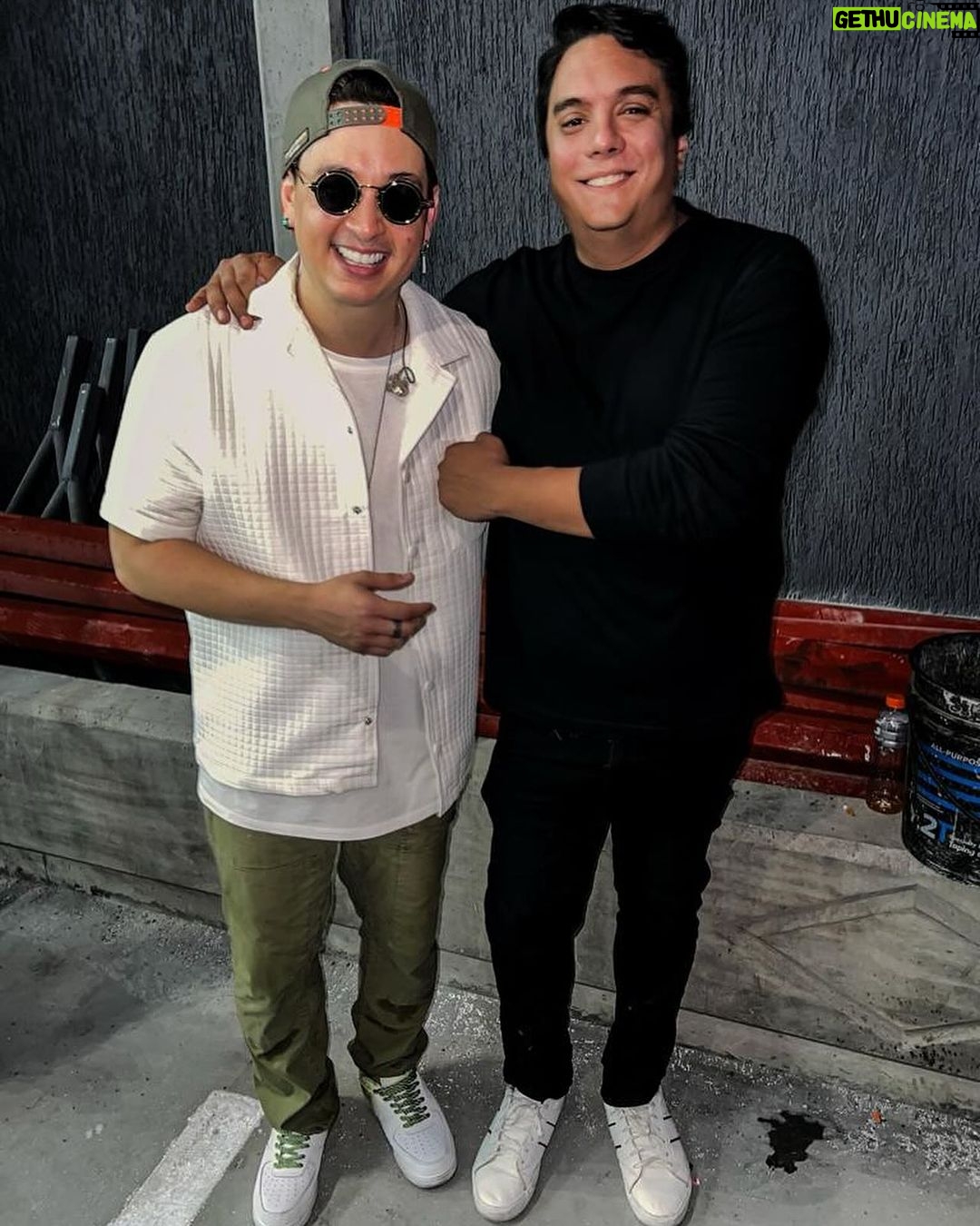 Víctor Drija Instagram - miren quién vino a verme en el concierto de hoy (última foto)