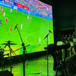 Víctor Drija Instagram - 1. Una tarima en llamas 2. Una tarima en llamas pt.2 3. Ángeles en El Tigre 4. Siempre había querido terminar un show y sentarme a ver fútbol con el público (infraganti x @nxreh) 5. Consecuencia de la celebración del empate El Tigre, Venezuela