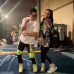 Víctor Drija Instagram - #BailarContigoRemix con la reina de Indonesia 🇮🇩 @denadaindonesia en el concierto anual de @zumba Orlando, Florida