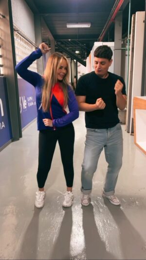 Víctor Drija Instagram - con esta gran estrella, celebrando el #1 de #BailarContigoRemix desde el set de #Dramáticas