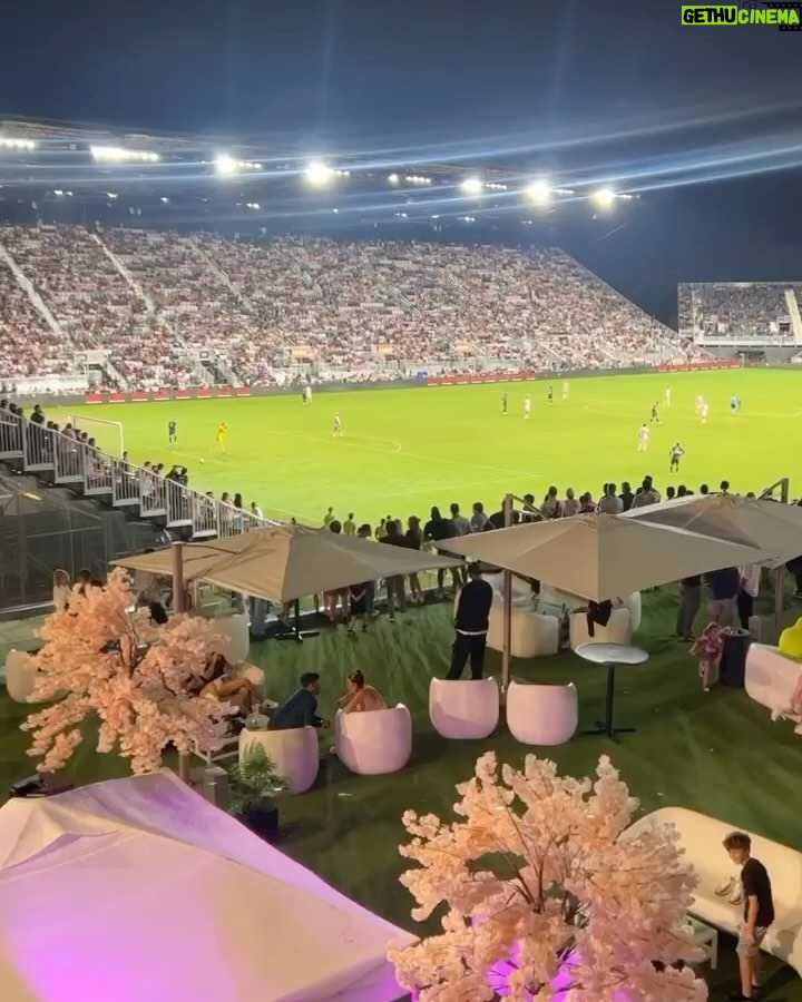 Víctor Drija Instagram - si existen esperanzas, dime ya Miami, Florida