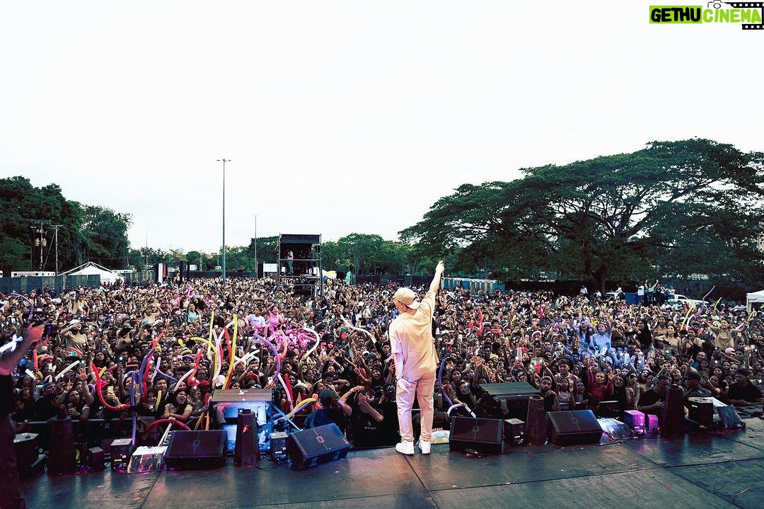 Víctor Drija Instagram - Dios bendiga estos momentos • gracias por venir, Maturín @larutalive