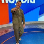 Víctor Drija Instagram - una estrella de navidad en @hoydia @telemundo Telemundo Center