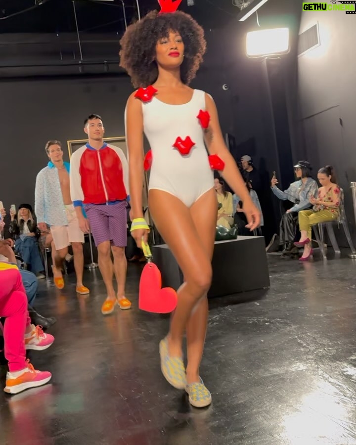 Víctor Drija Instagram - desliza y descubre la verdadera razón por la que @aljibesblanca me invitó al Fashion Week