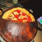 Víctor Drija Instagram - me debía un compartir con este equipo que Dios ha formado para mi crecimiento personas valiosas que me hacen ser mejor y de corazón, espero yo también lograr lo mismo en ellos - ni hablar de las pizzas del @jardindemiriam de las mejores que he comido en toda mi vida (y vaya que he comido pizzas) y además nos hicieron sentir en casa un domingo random de enero hasta la 1 AM