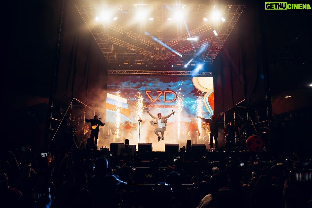 Víctor Drija Instagram - cuantas vivencias me llevo de aquí • un honor haber cantado por primera vez en la Parroquia Miguel Peña, Carabobo Valencia Miguel Peña