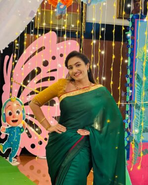 Vaishnavi Gowda Instagram - Nothing feels as perfect as a saree 🤍

Outfit - @arulaa_by_rashmianooprao