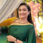 Vaishnavi Gowda Instagram - Nothing feels as perfect as a saree 🤍 Outfit - @arulaa_by_rashmianooprao