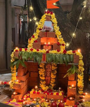 Vaishnavi Gowda Instagram - So proud to be witnessing the History Unfold , May the blessings of Lord Rama shower upon us all 🙏🏻🌸

ಜೈ ಶ್ರೀ ರಾಮ್ 🙏🏻

PC- @_deekshith_d_ ✨
Outfit - @arulaa_by_rashmianooprao ✨