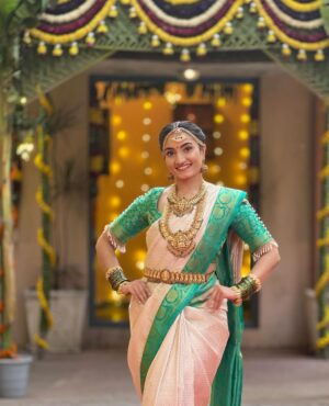 Vaishnavi Gowda Instagram - ಹೊಸ ವರ್ಷದ ಶುಭಾಶಯಗಳು✨🫶🌟

Let your year be filled with all that you deserve and desire 🩵

Outfit- @arulaa_by_rashmianooprao 
Jewellery- @rentmyjewels