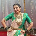 Vaishnavi Gowda Instagram – ಹೊಸ ವರ್ಷದ ಶುಭಾಶಯಗಳು✨🫶🌟

Let your year be filled with all that you deserve and desire 🩵

Outfit- @arulaa_by_rashmianooprao 
Jewellery- @rentmyjewels
