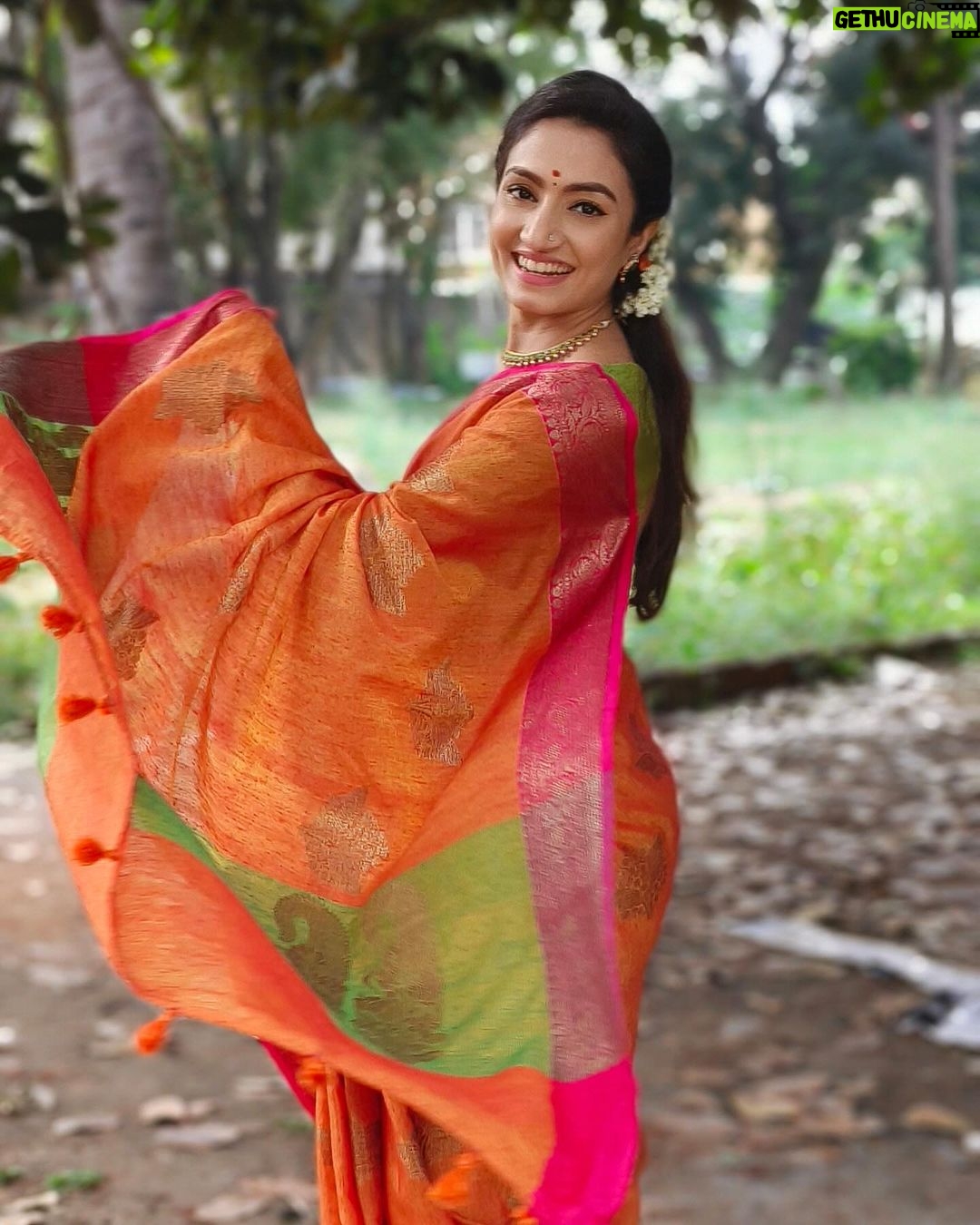 Vaishnavi Gowda Instagram - Learn ✨ rise ✨ & shine ✨