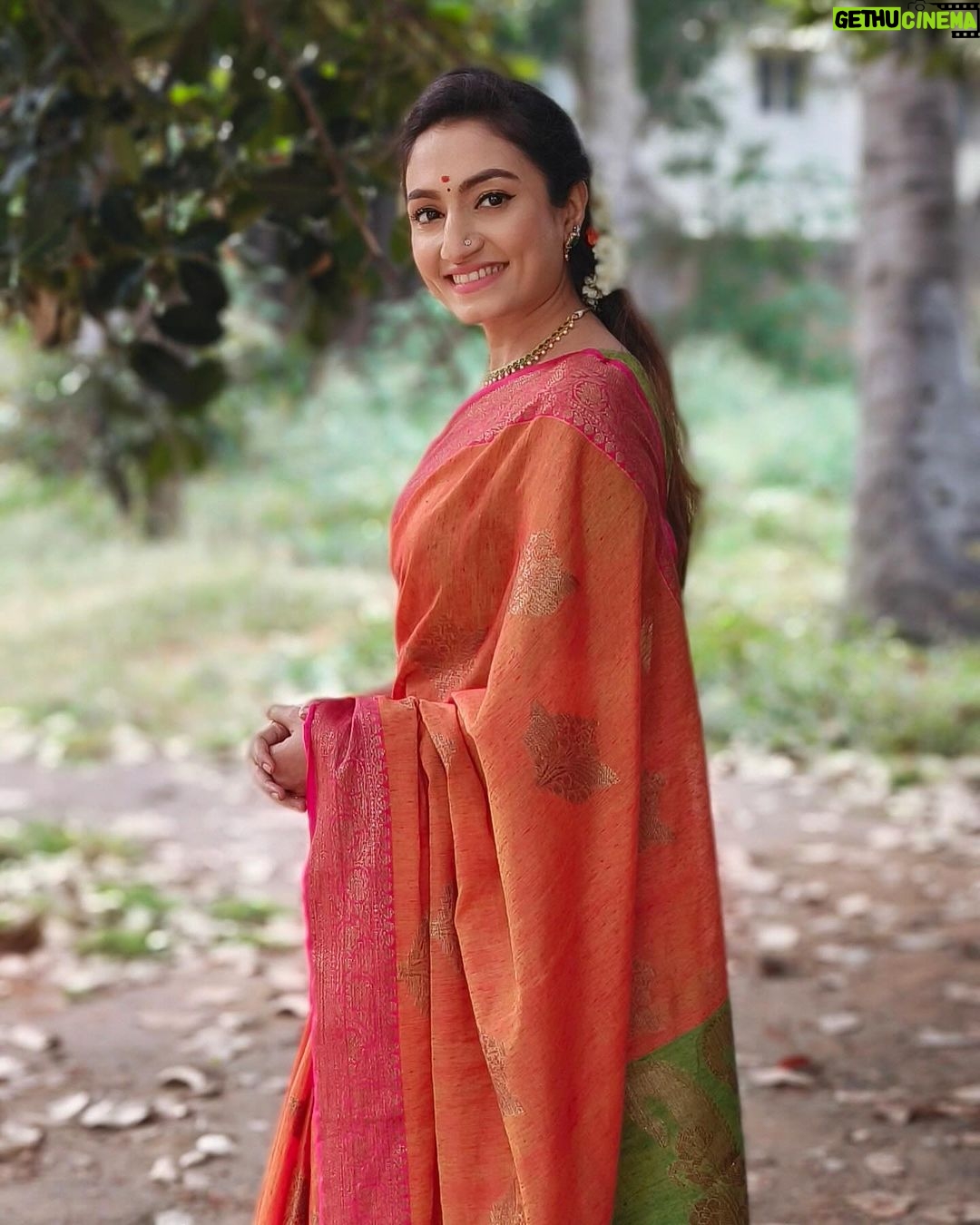 Vaishnavi Gowda Instagram - Learn ✨ rise ✨ & shine ✨