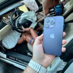 Valentin Petukhov Instagram - Мы купили Tesla Model S чтоб сделать две вещи. Провести краштест электрического автомобиля. Первый в России. И проверить как поведет себя новый iPhone 14 с функцией определения автоаварий. Для этого мы взяли iPhone 14 и 14 Pro. 👌 Воткнуть ведро в стену было бы быстрее и в разы дешевле, но в этом нет прикола. Закалабить с @autoreview_ru и заплатить дохрена денег НАМИ - вот это стиль. 😊 Получилось дико интересно. Результат сегодня на YouTube. Дмитровский Автополигон НАМИ