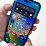Valentin Petukhov Instagram - И что вы думаете о вырезе в iPhone 14 Pro? Лучше челки? Мне кажется, что выглядит плюс-минус так же. Напоминаю, что ссылка на покупку билетов в био профиля. Жду всех 7 сентября. Вместе заценим как оно будет.