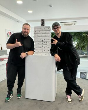 Valentin Petukhov Instagram - Шанс выиграть новый iPhone 15 Pro Max в самом желанном оттенке White Titanium от меня и @wylsacom 

Условия конкурса:
1. Поставить лайк под этим постом
2. Быть подписанным на аккаунты @wylsacom и @nefremov 
3. Написать в комментариях, почему именно ты заслуживаешь выиграть последний айфон 

Победителя определим 27 ноября случайный образом, но учитываться будут только комментарии по теме. 

Всем удачи! 🍀 UPD: @lyasinus победил, удачи на ЕГЭ !