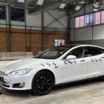 Valentin Petukhov Instagram - Мы купили Tesla Model S чтоб сделать две вещи. Провести краштест электрического автомобиля. Первый в России. И проверить как поведет себя новый iPhone 14 с функцией определения автоаварий. Для этого мы взяли iPhone 14 и 14 Pro. 👌 Воткнуть ведро в стену было бы быстрее и в разы дешевле, но в этом нет прикола. Закалабить с @autoreview_ru и заплатить дохрена денег НАМИ - вот это стиль. 😊 Получилось дико интересно. Результат сегодня на YouTube. Дмитровский Автополигон НАМИ