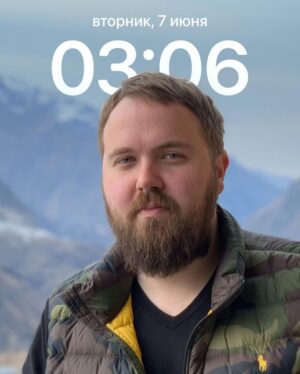 Valentin Petukhov Instagram - Новый экран блокировки в iOS 16. 👌
Теперь есть виджеты и забавная фича с режимом глубины размытия. Вот так ловко часы за голову сделал и хорошо.