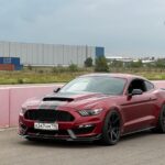Valentin Petukhov Instagram - Экология, технологии, все это баловство. V8, задний привод и CarPlay. Больше ничего не надо.