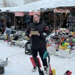 Valentin Petukhov Instagram - В Казани как всегда было офигительно и даже рекордный снегопад не омрачил мое впечатление. 💪 Это я на рынке продаю летние колеса от своей новой Lada Vesta Sportline SW. 👌