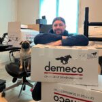 Valentin Roellinger Instagram - Nouvelle vie 📦🔑🏠👨‍👩‍👦 Merci aux frérots de @demeco_fr pour l’aide sur ce déménagement ! C’était infaisable qu’à deux avec @pidi_meg surtout le siège massant qui pèse une tonne 😂