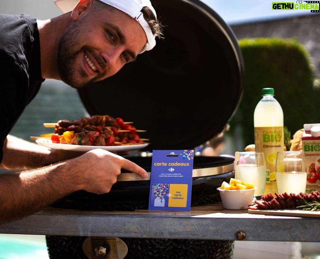 Valentin Roellinger - 151K Likes - Petit Jeu Concours que l’on organise avec Carrefour ! On vous offre une carte cadeau de 1.000 euros valable en magasin et sur le site.
J’en ai profité pour faire un sacré barbecue, tente ta chance et régales-toi !
Pour participer :
-Follow @carrefourfrance & @Valouzz_
-Like le post
-Commente le post
Tirage au sort le 10/09/2022
#CarrefourConcours