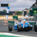 Valentin Roellinger Instagram - Dernière session d’entraînement ou j’aborde le numéro 8 😁 prochaine fois c’est le numéro 30 avec notre combi/casque et voiture aux couleurs de nos sponsors @oscaro_official et @zebet_fr j’ai super hâte !! 🏎💨