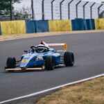 Valentin Roellinger Instagram - Un régal de revoir les photos de cette 1ère journée de pilotage 😍 & encore un gros merci à @oscaro_official pour leur confiance 🏎💨