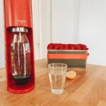 Valentin Roellinger Instagram - Vous savez comment nous aimons l’eau pétillante (surtout Valouzz ) C’est donc pour cette raison que @sodastream_france nous ont envoyé leurs toutes nouvelles machines Terra. 🥤Et à cette occasion, nous vous faisons gagner 2 machines ! (la Terra noire et la Terra rouge) 🖤❤️ Pour participer au jeu concours : ➡️ abonne toi au compte de @pidi_meg / @valouzz + au compte de la marque @sodastream_france ➡️ commente la publication en taguant un pote Le tirage au sort du gagnant sera effectué et annoncé par nos soins le 28/02. 😘 Bonne chance 🖤 Rennes, France