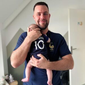 Valentin Roellinger Instagram - Son premier match de l’équipe de france 🇫🇷 🥰