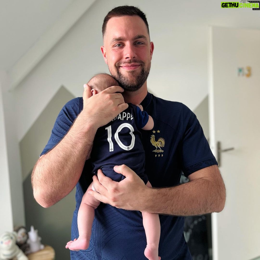 Valentin Roellinger - 240.2K Likes - Son premier match de l’équipe de france 🇫🇷 🥰