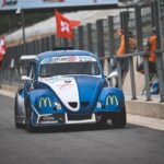 Valentin Roellinger Instagram - De retour à la maison après cette folle expérience des 25h Funcup avec les frérots ! Un gros merci à @kronosfuncup et @comtoyouracing d’avoir rendu ça possible 🏎️💨 📸 Clément Biais