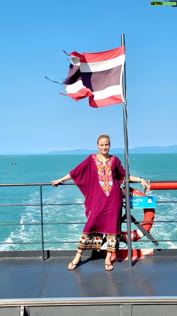 Valentina Shevchenko Instagram - Ferry ride back to main land from Samui Island. 🌴🥥🥰🌸🇹🇭🪷🕉️🧜🏻‍♀️ #Thailand #Samui #ferry Koh Samui Island, Thailand