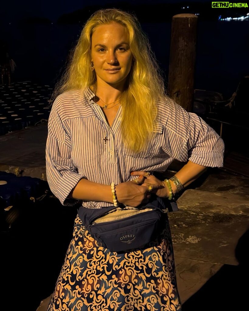 Valentina Shevchenko Instagram - Night walk at the island 🏝️ 🌟 🌙 Phuket, Thailand