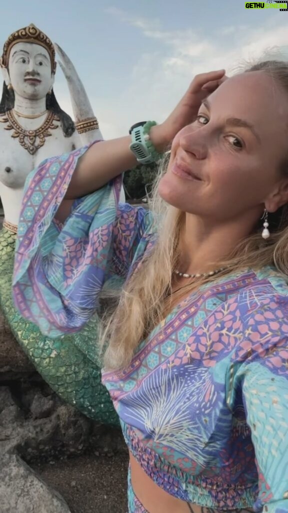 Valentina Shevchenko Instagram - Some highlights 🥰🌴🥥🌊🪁🧜🏻‍♀️👊 #Thailand Koh Samui Island, Thailand