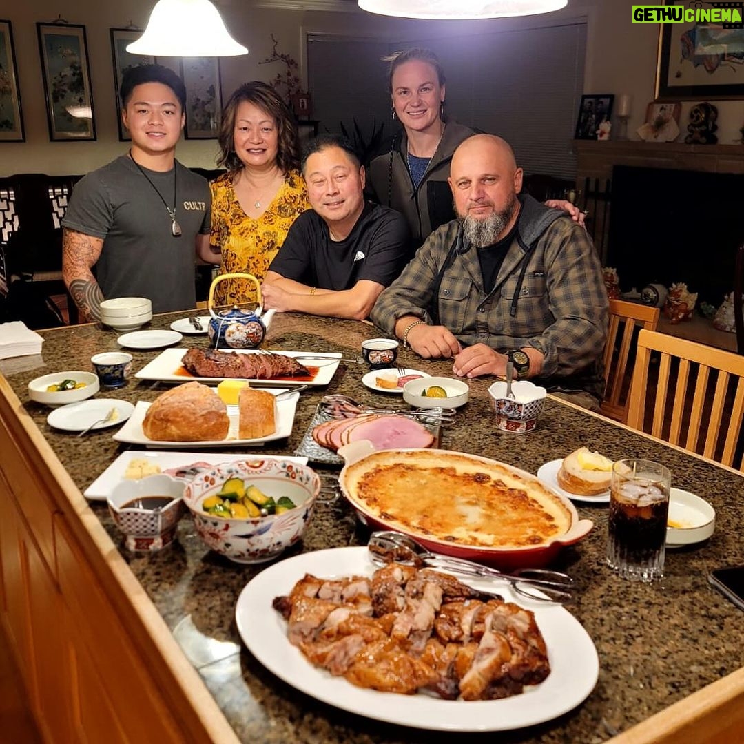 Valentina Shevchenko Instagram - Thanksgiving ๐ฆ๐ day with friend in Seattle ๐งก๐ Seattle, WA, USA