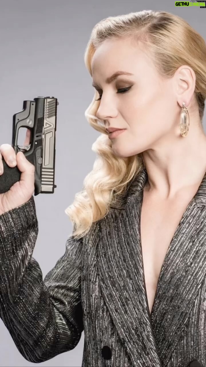 Valentina Shevchenko Instagram - Best MMA Shooter championship is Next π― @stricklandmma donβt cry π when you lose π Heads up @ninamariedaniele @redcorner.mma once my hand is healed and ready πͺπͺπͺ @danawhite we will need a belt for the #champion ππ #mma #mmaworld #mmatraining #mmafighter