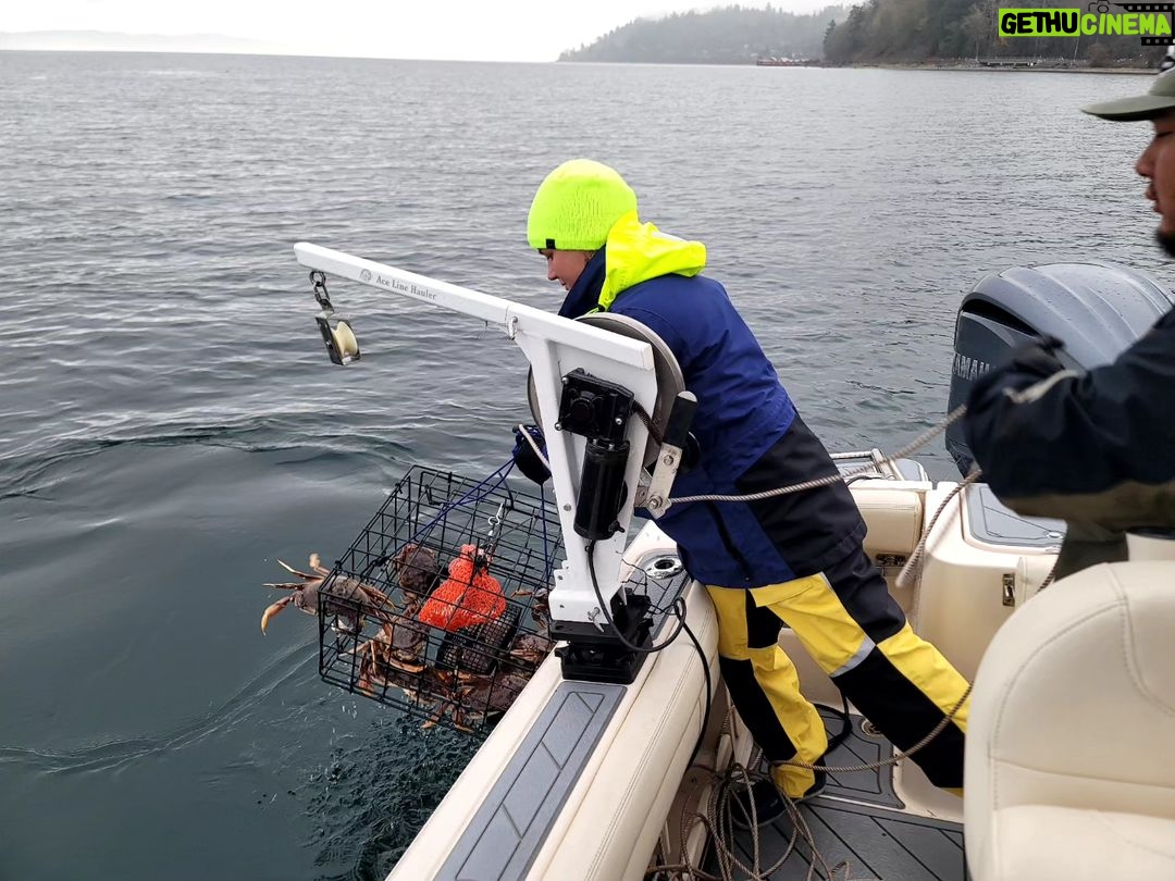 Valentina Shevchenko Instagram - Winter at Puget Sound 😍 Crabbing with friends 🦀 #DungenessCrab #PugetSound #WashingtonState Puget Sound-Seattle, WA