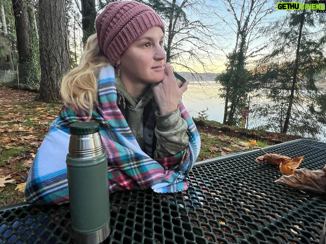 Valentina Shevchenko Instagram - My #SailorDiaries π’ β€οΈ I love everything about being close to water, be able to understand my boat, take care of it, navigate, learn about tides and currents, be real #Sailor π Still so much to learn )) And this is amazing journey of life πππ π #thanksgiving #sailorlife #seatravel Washington State