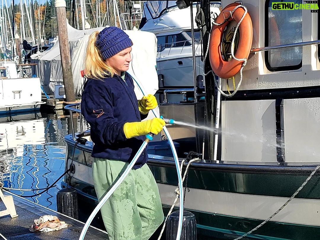 Valentina Shevchenko Instagram - My #SailorDiaries π’ β€οΈ I love everything about being close to water, be able to understand my boat, take care of it, navigate, learn about tides and currents, be real #Sailor π Still so much to learn )) And this is amazing journey of life πππ π #thanksgiving #sailorlife #seatravel Washington State