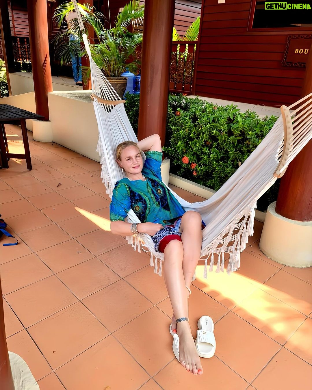 Valentina Shevchenko Instagram - Thailand. East coast. 🌴🥥🐒☀️🐠