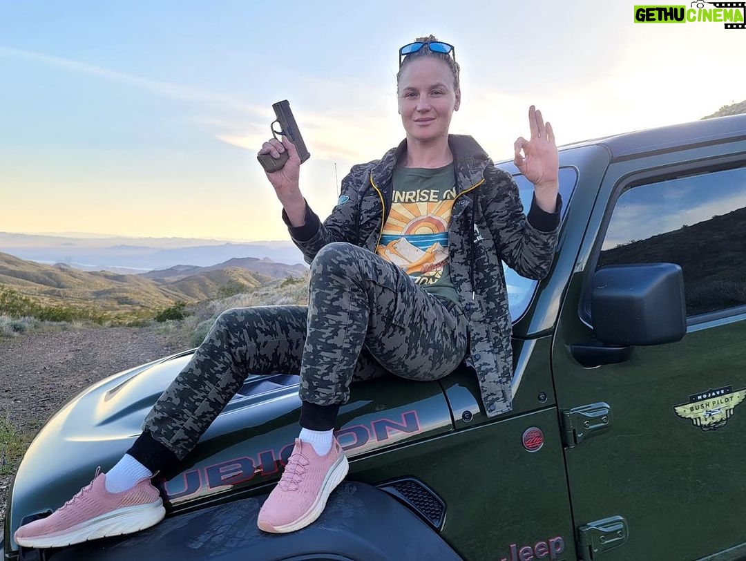 Valentina Shevchenko Instagram - Got this beauty from #Brownells for my #CCW 😍 @brownellsinc @sigsauerinc #TheBullet #P365 #arizona