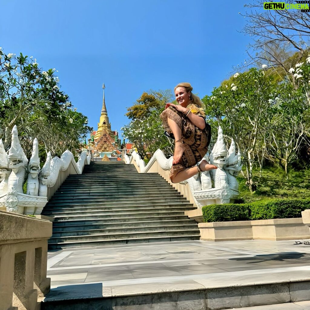 Valentina Shevchenko Instagram - Flying knee 👊 #Muaythai Thailand