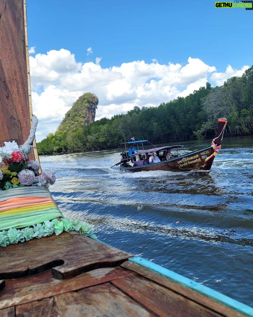 Valentina Shevchenko Instagram - Krabi. Thailand ☀️🌴🥥 Krabi, Thailand