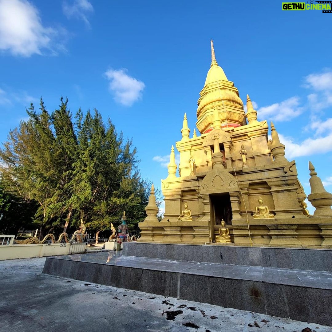 Valentina Shevchenko Instagram - 📍Wat Phra Chedi Laem So พระเจดีย์แหลมสอ วัดเจดีย์แหลมสอ 🕉️ Koh Samui Island, Thailand
