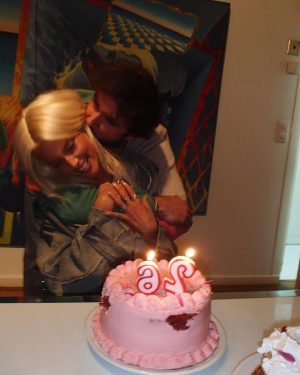 Valentina Zenere Instagram - 💖💖💖💖💖💖cumpleaños feliz, 26 años y me siento enormeeee ke me pasa. Tengo los mejores amigos que han logrado sorprenderme y hacerme feliz una vez más, gracias a todos por los mensajes de amor. Deseo siempre lo mejor que tenga esta vida para toda esta gente que amooo gracias
