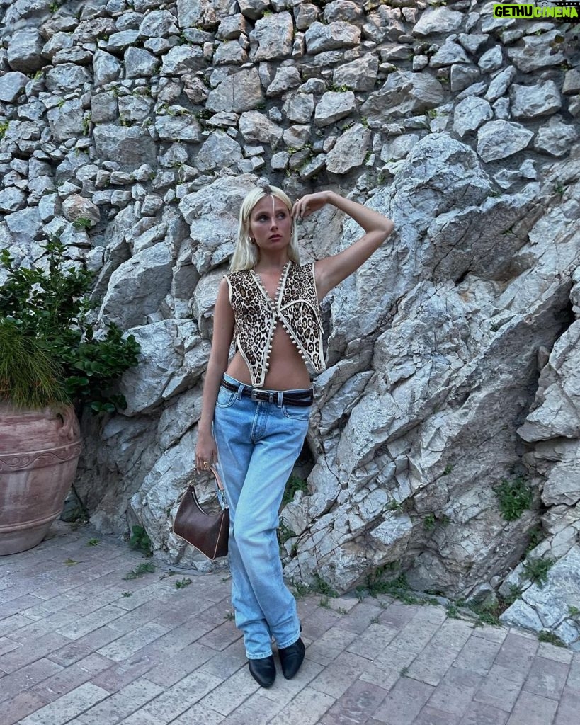 Valentina Zenere Instagram - Capri, Italy