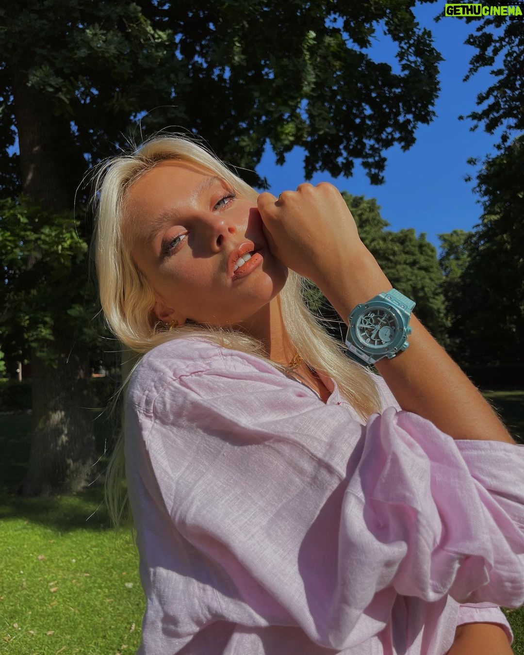 Valentina Zenere Instagram - The time is now x @hublot #bigbangsummer #hublot #ad